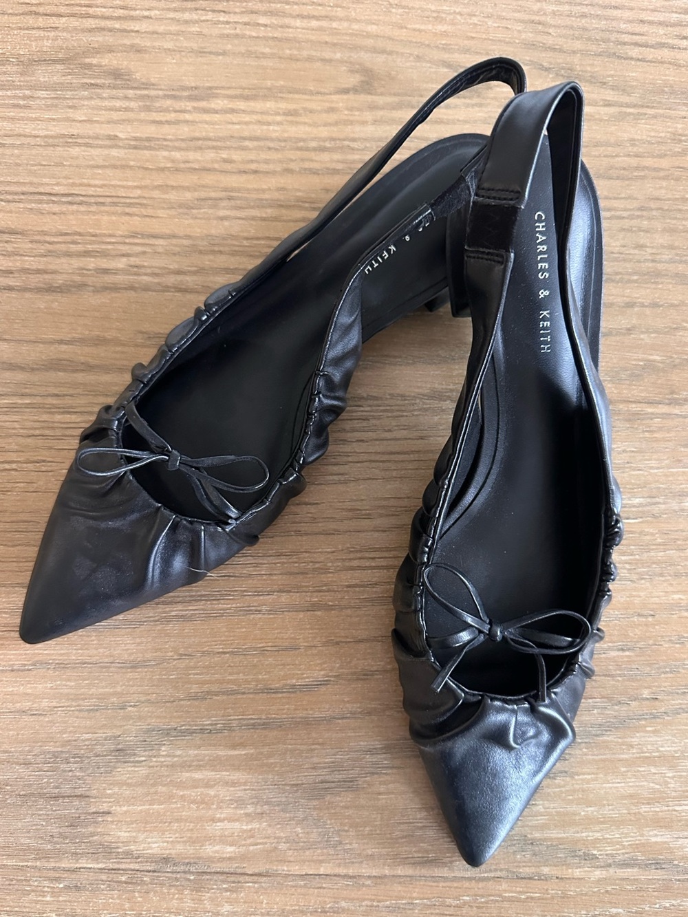 CHARLE & KEITH black ruched pointed toe sling back heels size 39